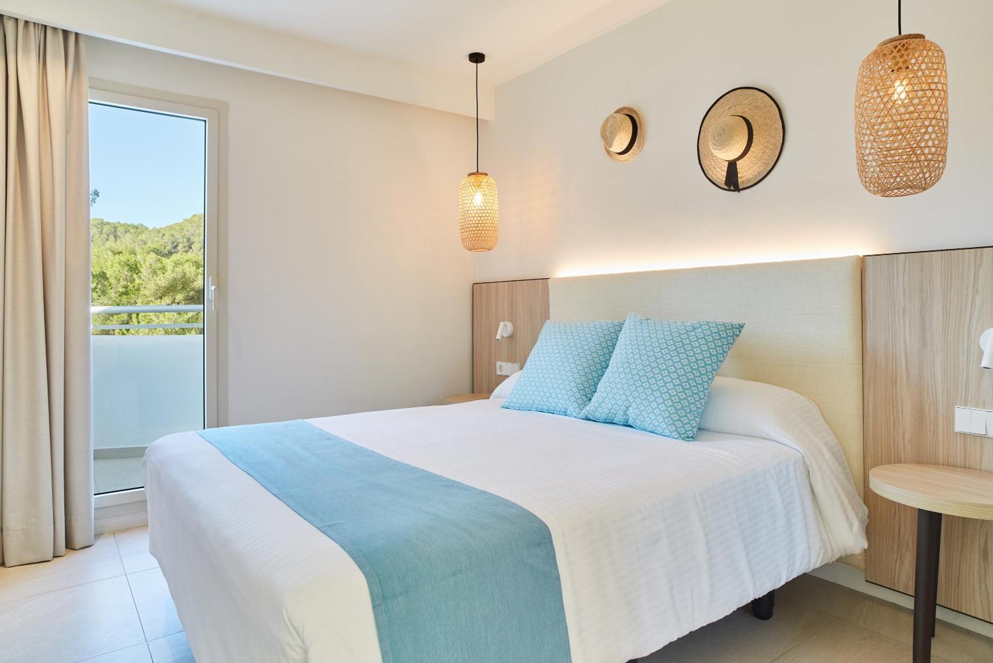 Apartamentos San Miguel Park & Esmeralda Mar Port de Sant Miguel Room photo