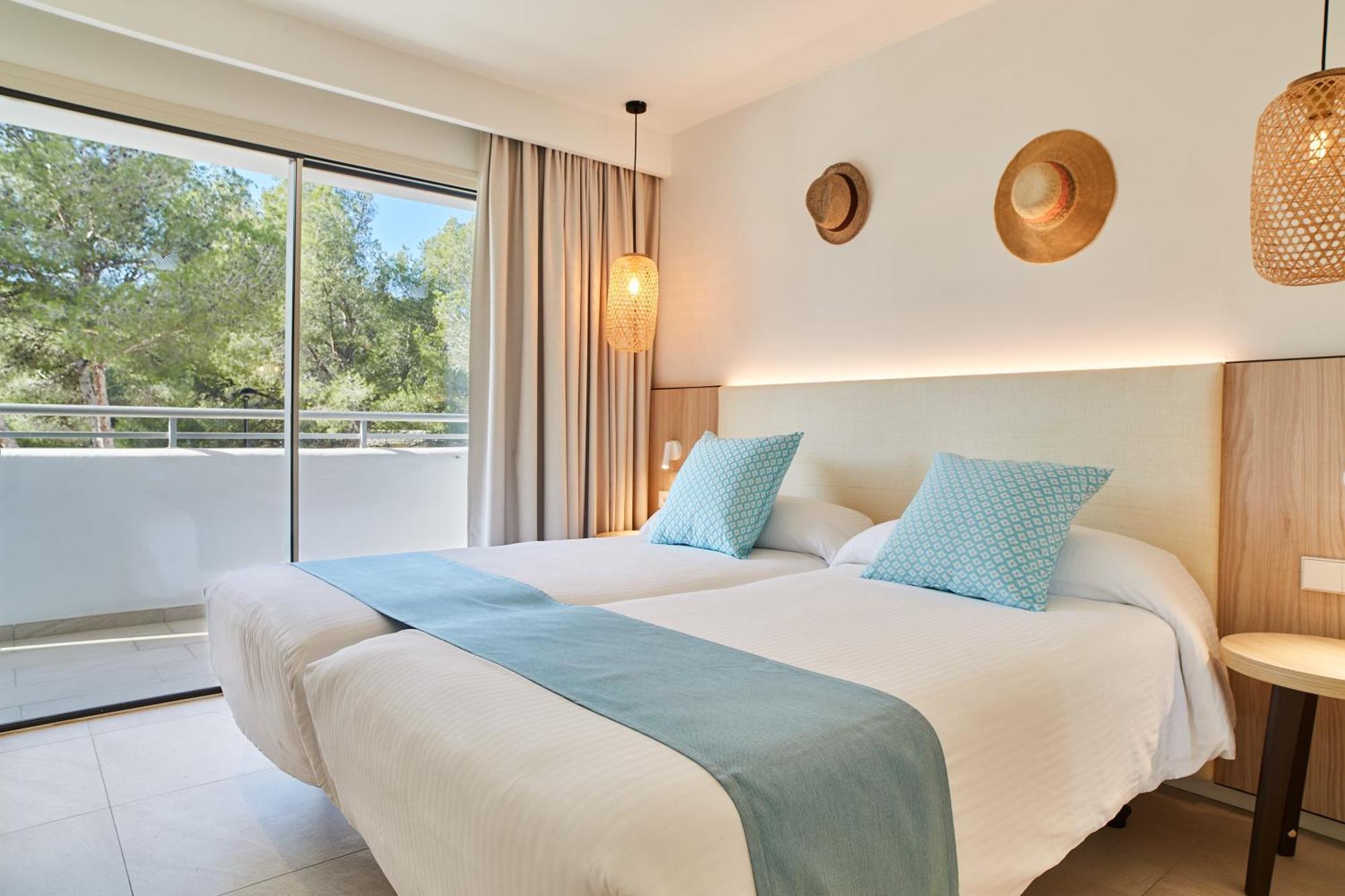 Apartamentos San Miguel Park & Esmeralda Mar Port de Sant Miguel Room photo