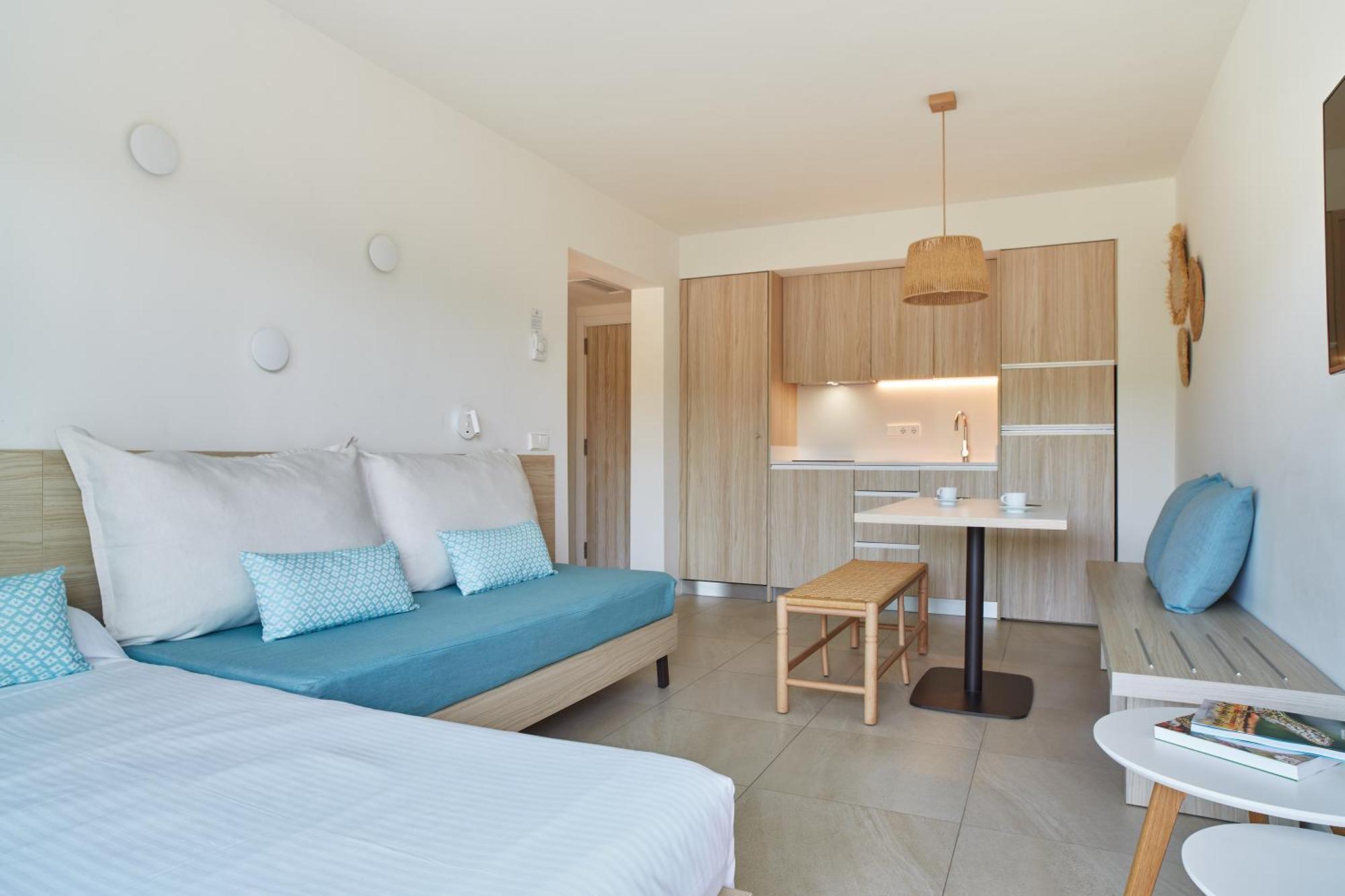 Apartamentos San Miguel Park & Esmeralda Mar Port de Sant Miguel Room photo