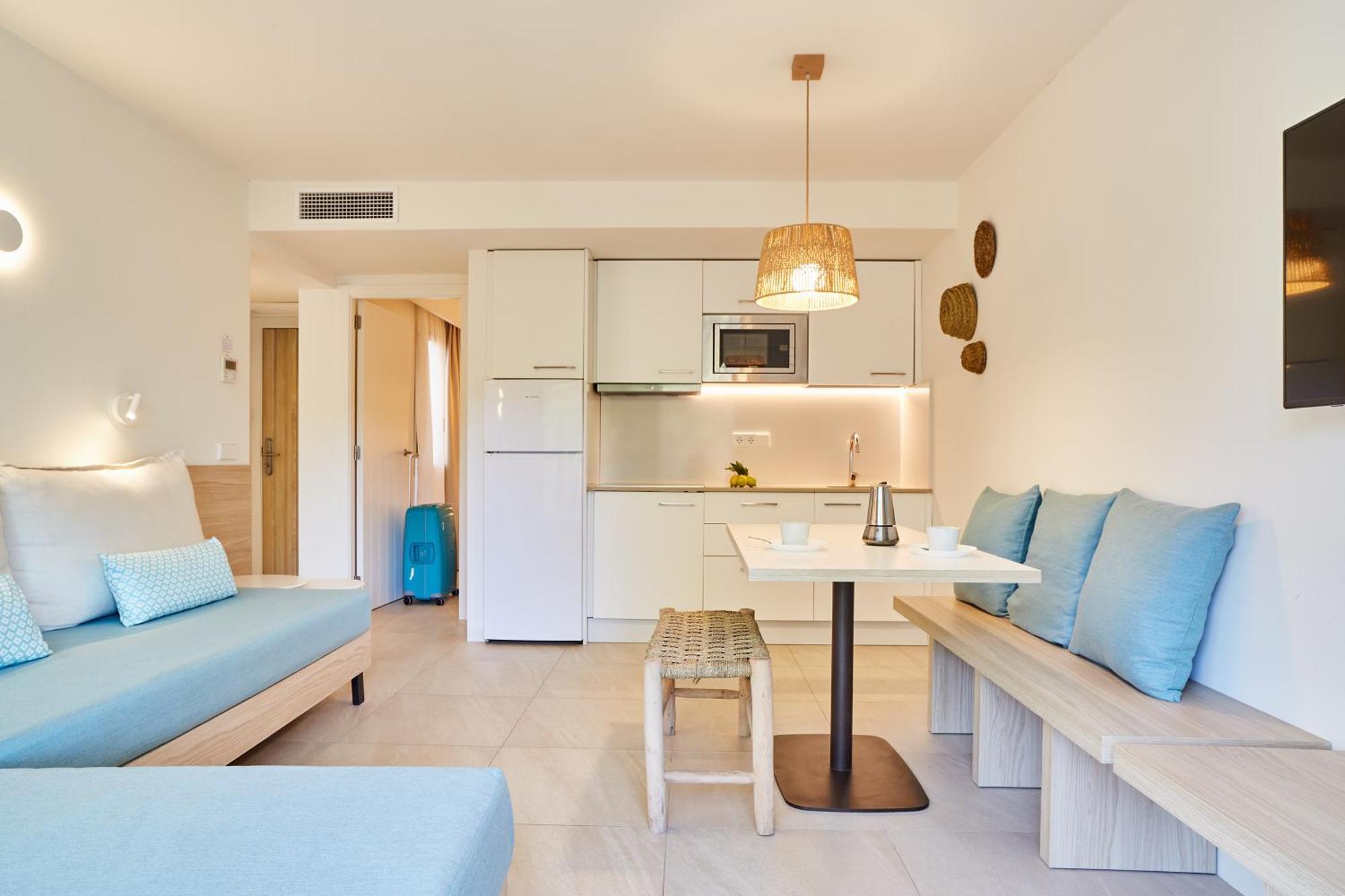Apartamentos San Miguel Park & Esmeralda Mar Port de Sant Miguel Room photo