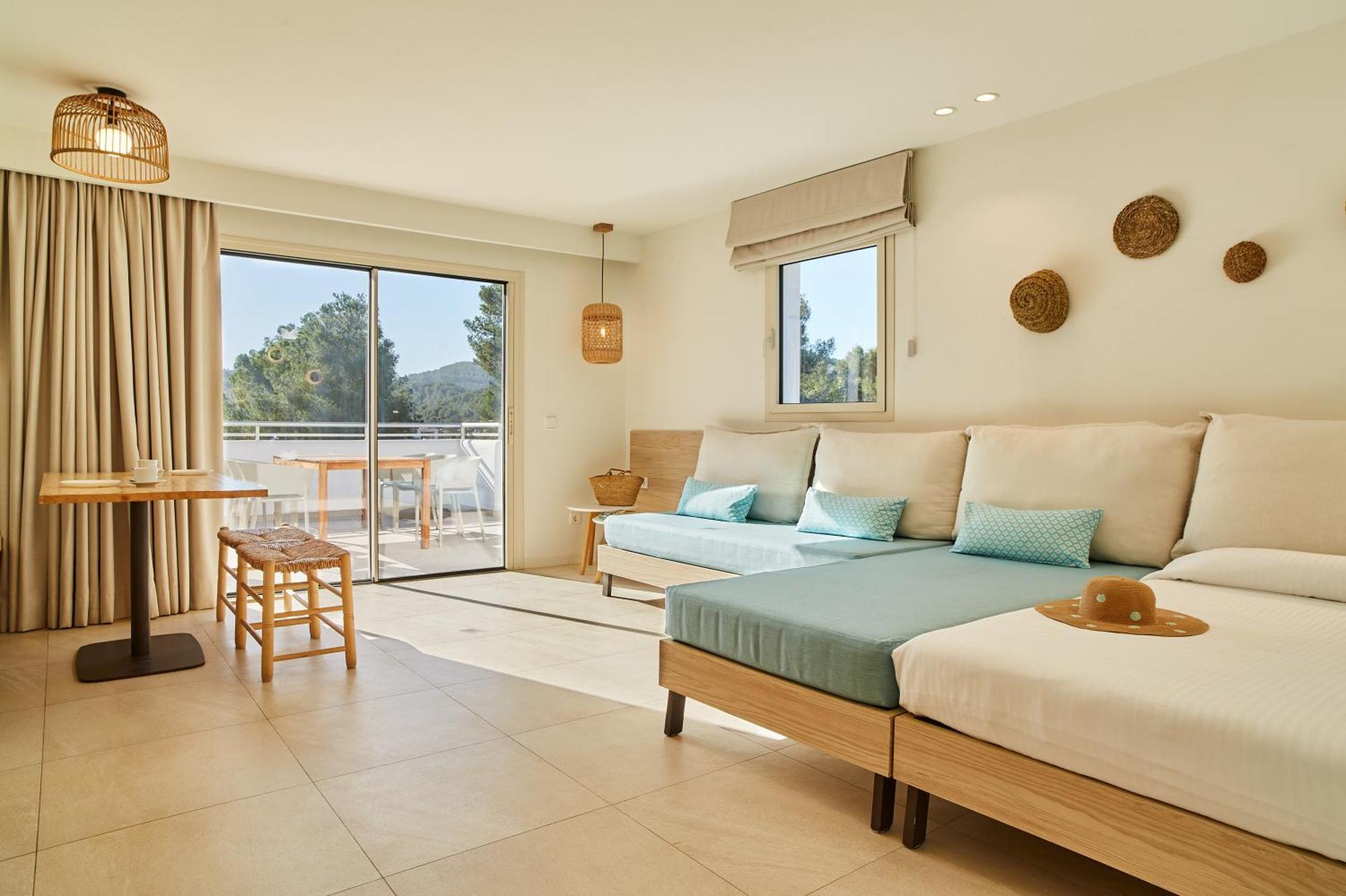 Apartamentos San Miguel Park & Esmeralda Mar Port de Sant Miguel Room photo