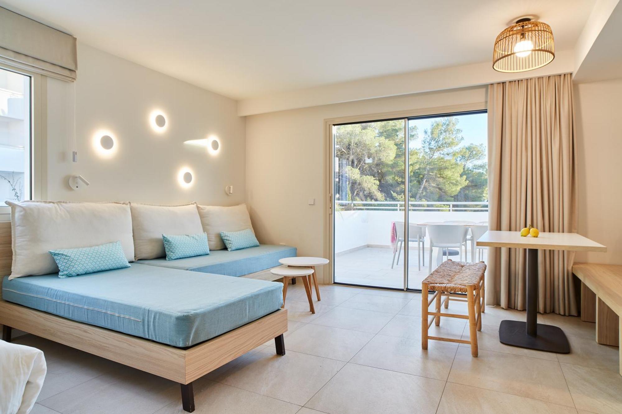 Apartamentos San Miguel Park & Esmeralda Mar Port de Sant Miguel Room photo
