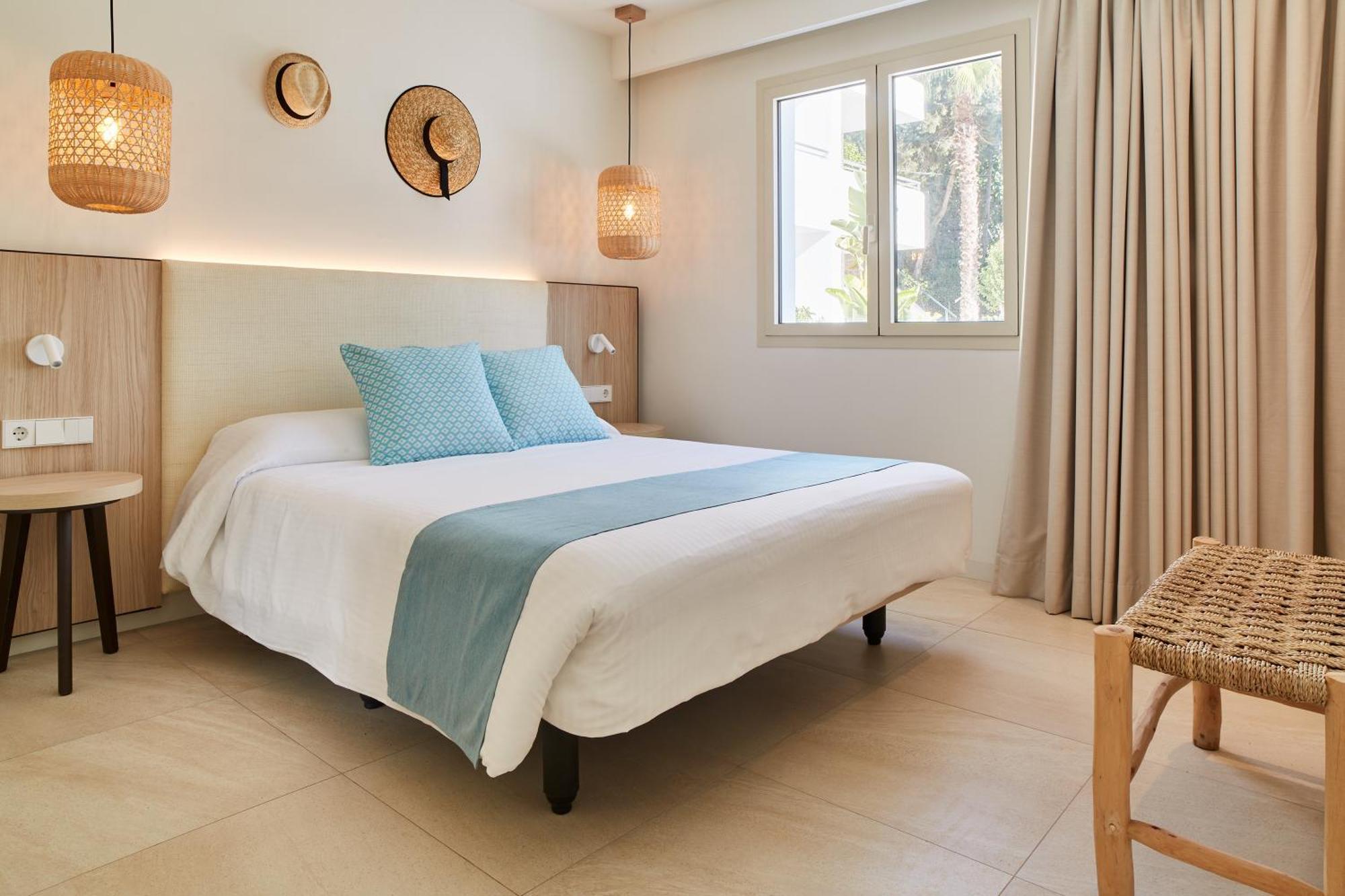 Apartamentos San Miguel Park & Esmeralda Mar Port de Sant Miguel Room photo